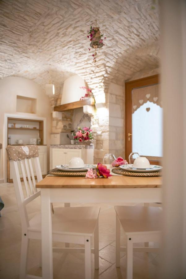 La Pietra Maga Villa Martina Franca Buitenkant foto